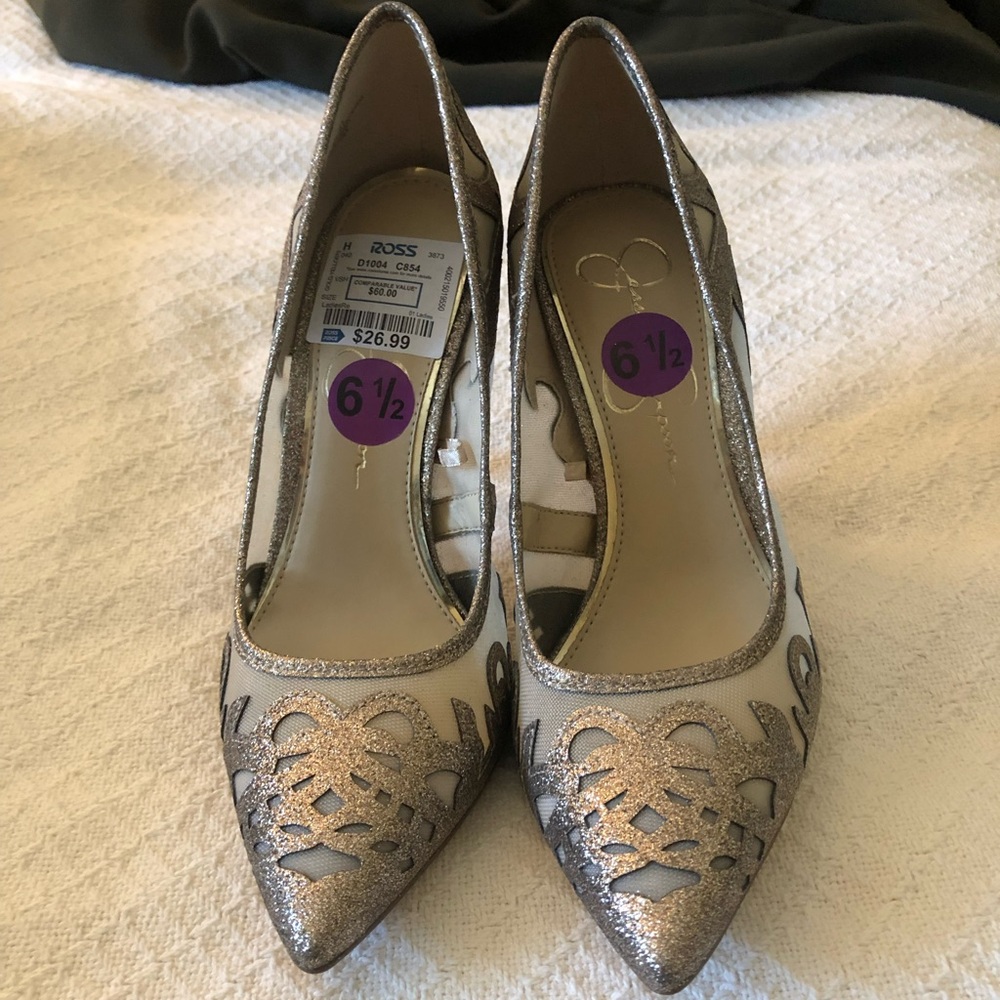 Jessica Simpson Liereena 2 Mesh Pointed Toe Cutout Pumps - Picture 4 of 8